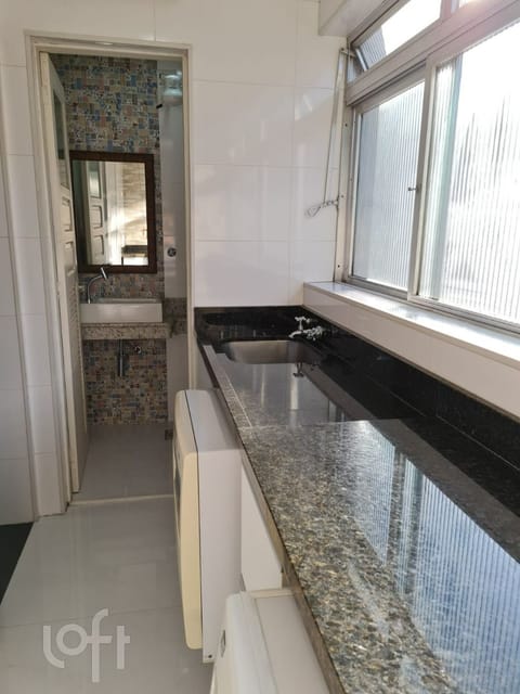 Image 11 - 250389